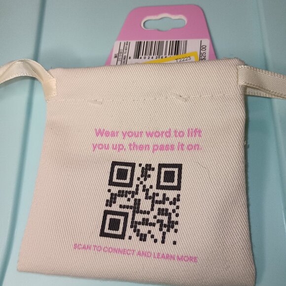 NEW Little Words Project "Be Present" Beaded Bracelet - Picture 4 of 10